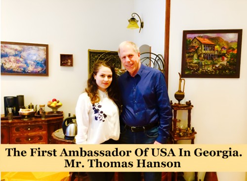 <p>Посол Томас Хэнсон</p>