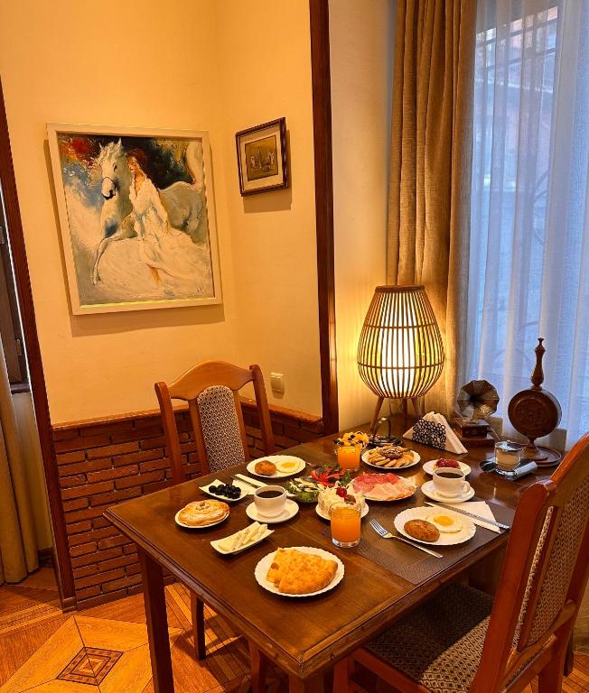 Breakfast Room