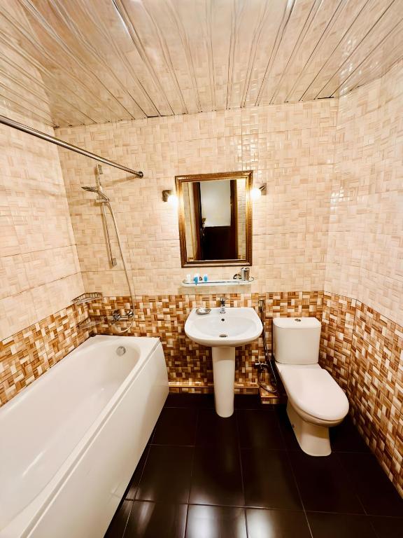 Yarı Süit Oda Banyo