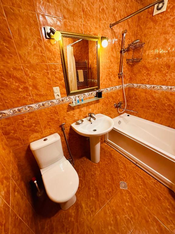 Balkonlu Süit Oda Banyo