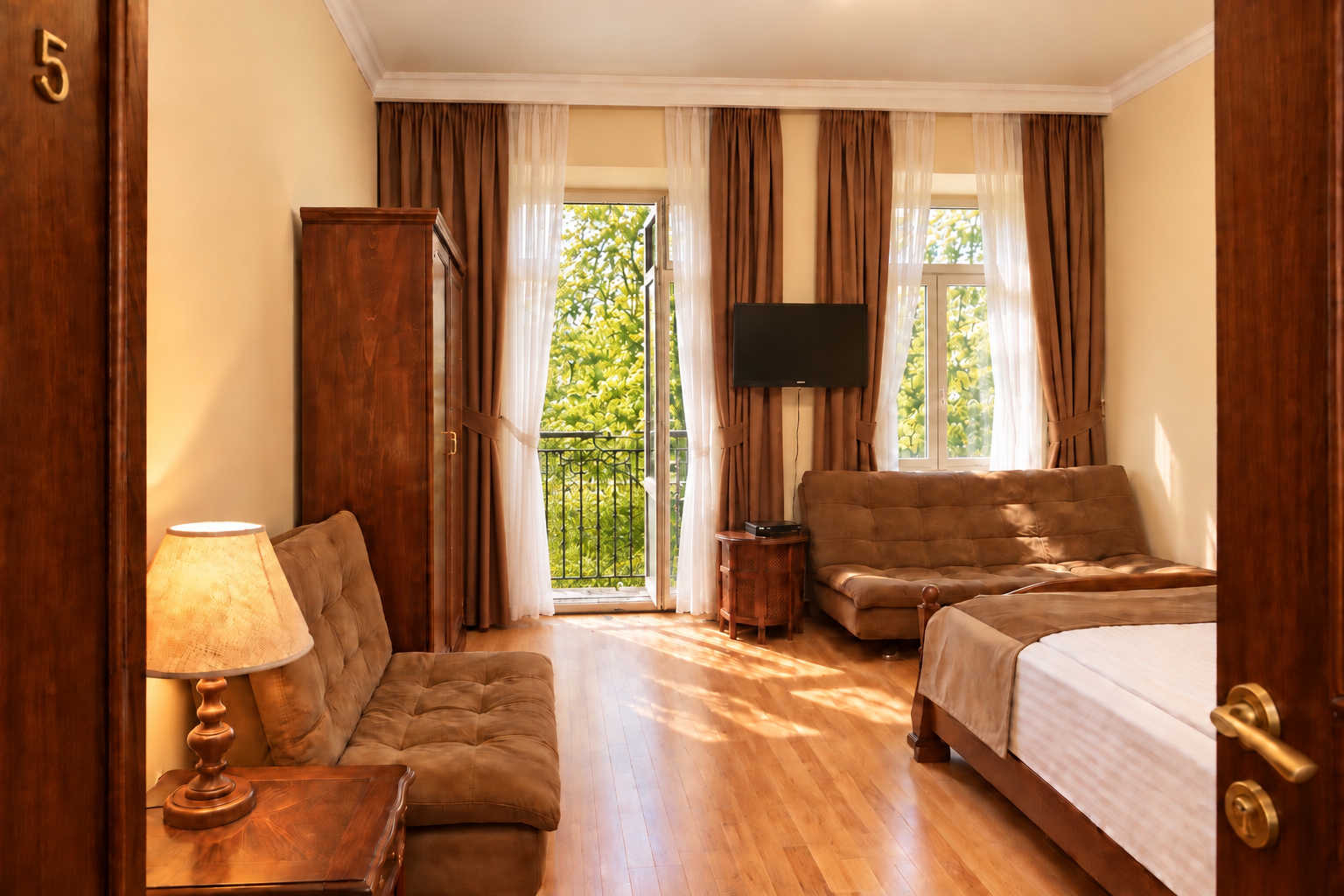 Suite Room with Balcony